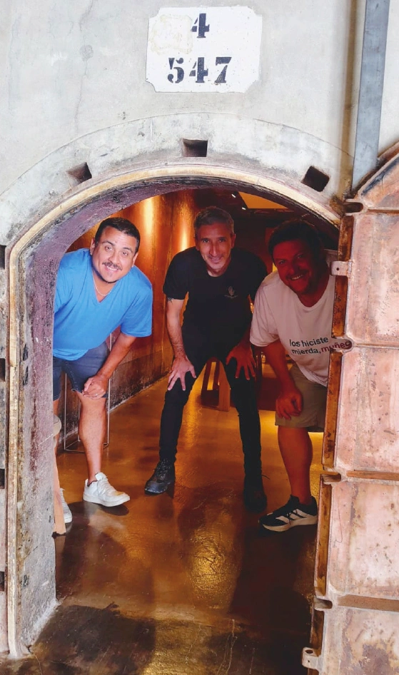 maipucincosentidosdentrodetanques Bodegas Maipu Mendoza vendimia